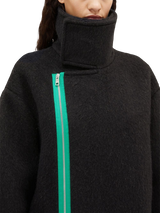 coat with stand-up collar 