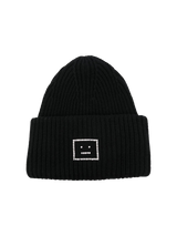 Beanie mit Face-Applikation