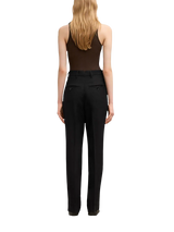 high-waisted pants 