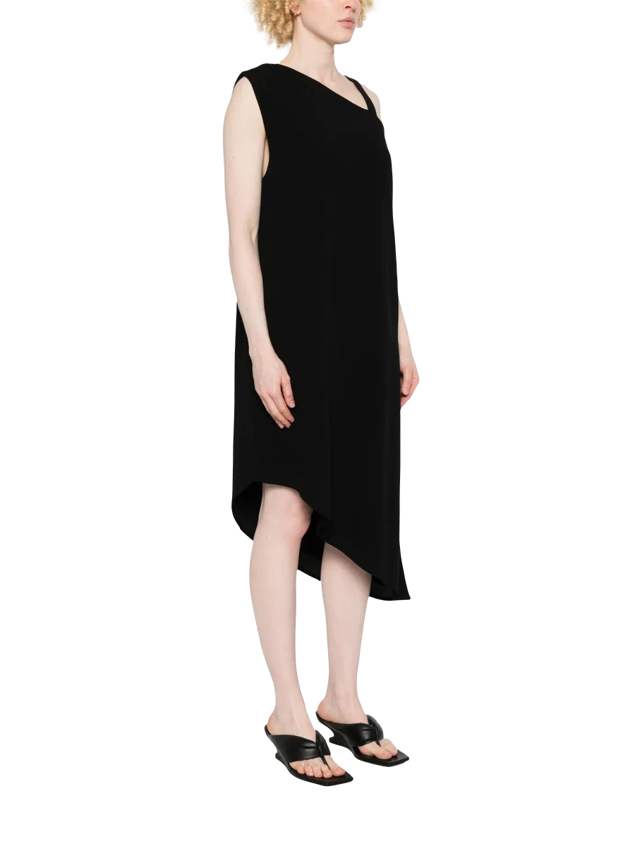 Asymmetrisches Kleid