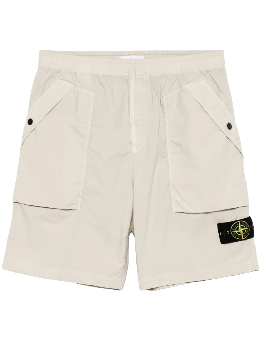 Shorts mit Kompass-Patch in Hellbeige