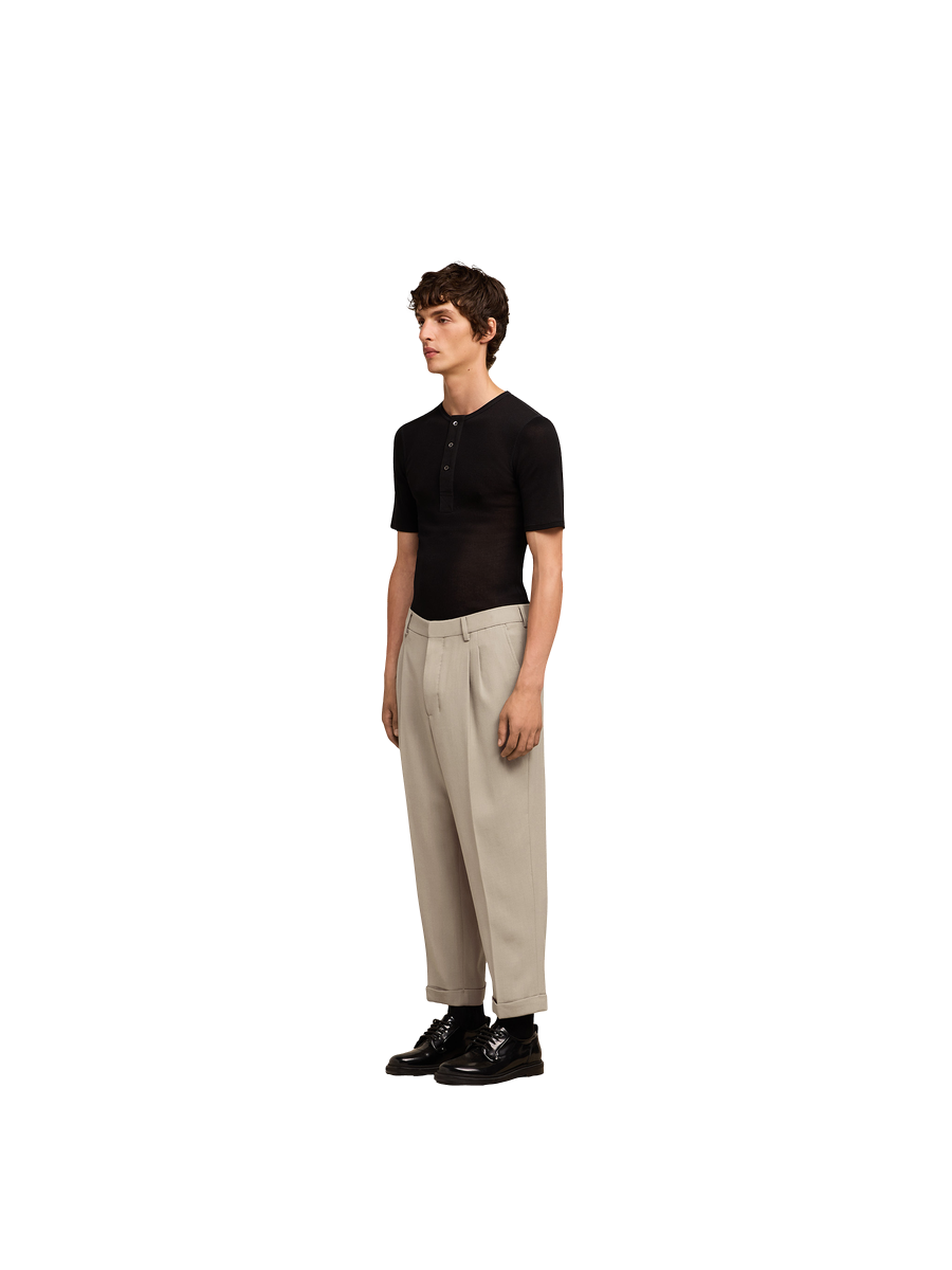 pleated trousers in beige 