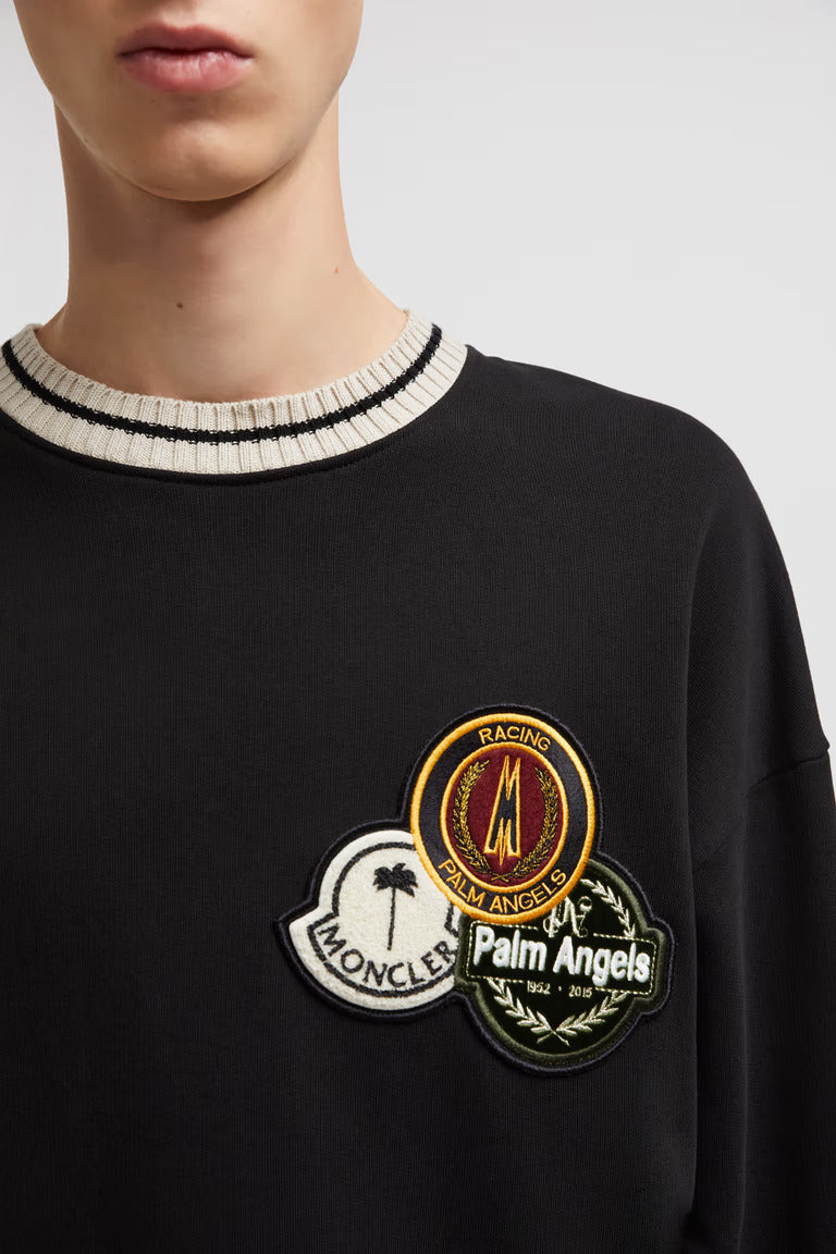 Sweatshirt mit Logoaufnäher